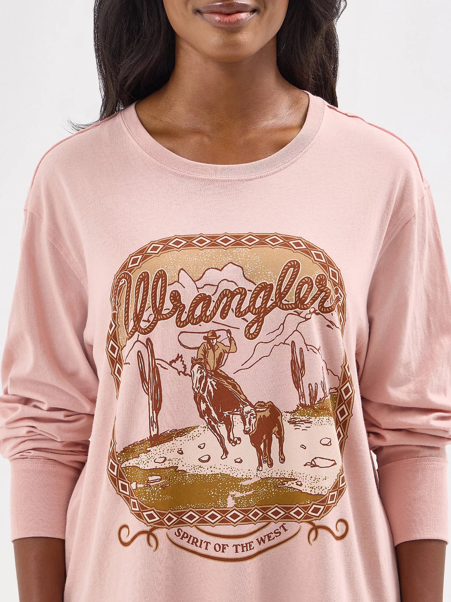 Women's Wrangler Graphic Long Sleeve Relaxed Tee in Misty Rose